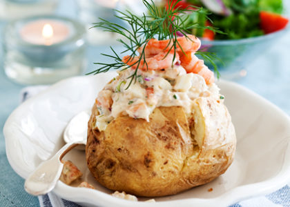 bakad potatis med räkröra bakad potatis med räkröra